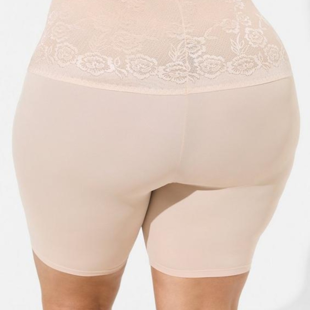 360 Smoothing High Waist Short NWT - Picture 3 of 3